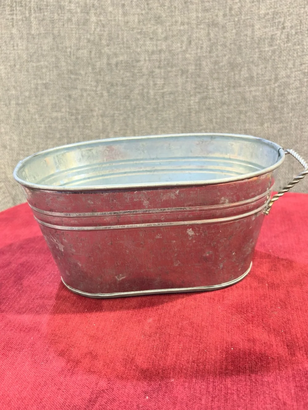 Pre Own Galvanized Steel Oval Planter Tub Rustic Farmhouse Decor Storage Basket